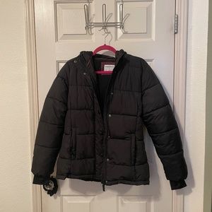 Amazon Essentials Women's Puffer Coat in Black